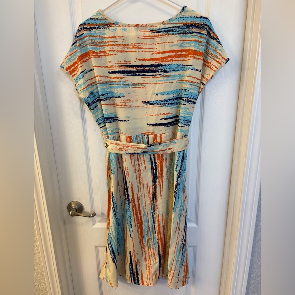 NWT Women’s Size Large Emery Rose Cream Colored Dress w/Blue & Orange Designs - Picture 8 of 8